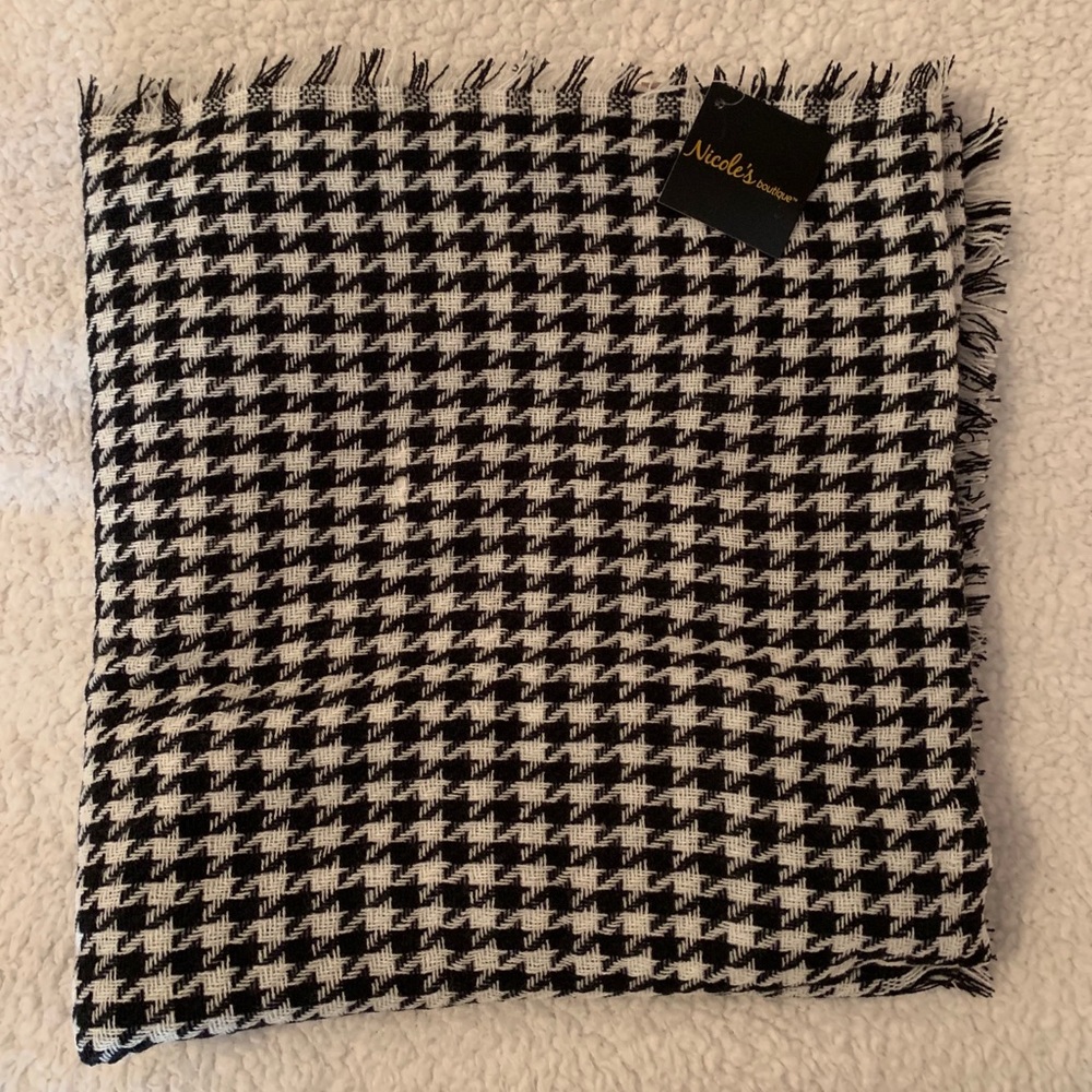 Houndstooth Blanket Scarf
